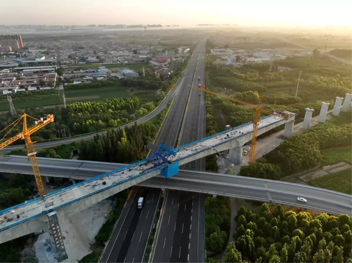 Çin'de Yüksek Hızlı Demiryolu Köprüsü Tamamlandı