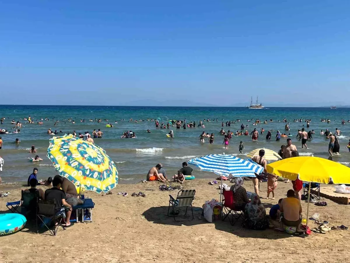 Kuşadası'nda Milli Park Tatilcileri Ağırladı