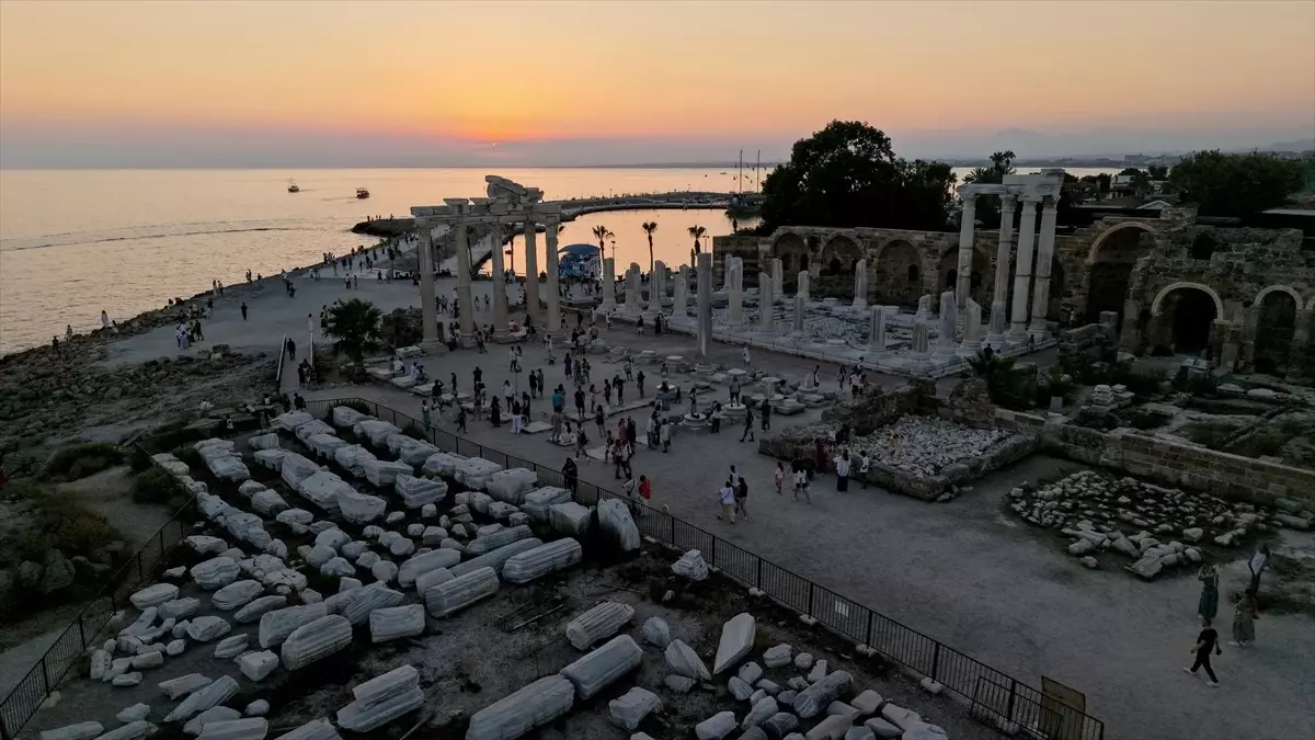 Antalya, Temmuzda Rekor Ziyaretçi Ağırladı