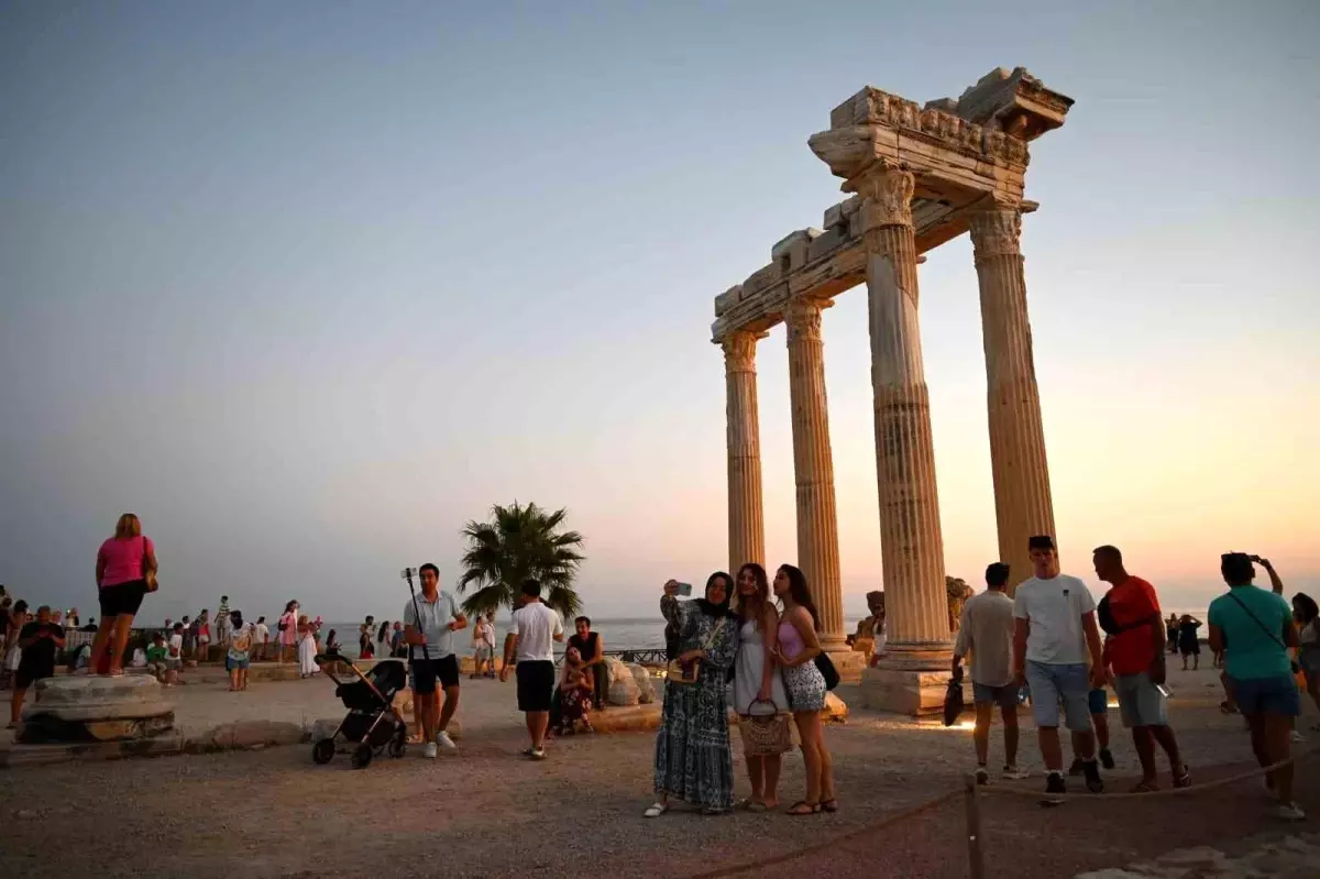 Antalya'da Yabancı Ziyaretçi Rekoru