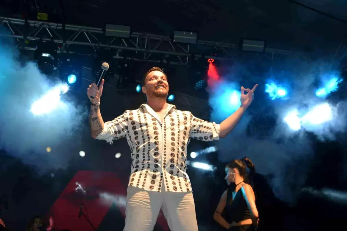Ünye Festivali'nde Sinan Akçıl Coşkusu