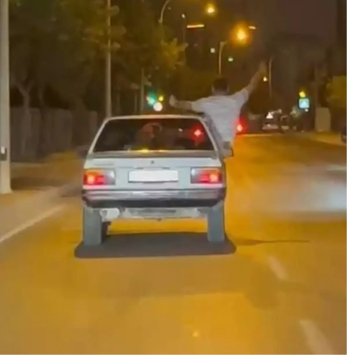 Adana'da Tehlikeli Dans!