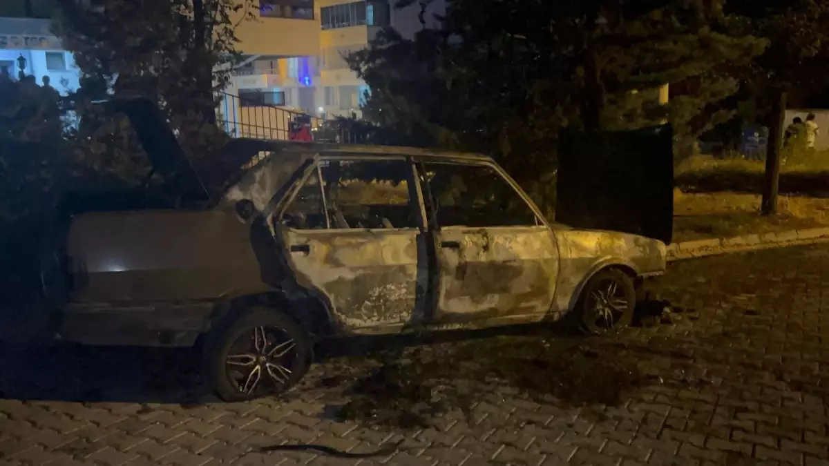 Nevşehir'de Park Halindeki Araç Yandı