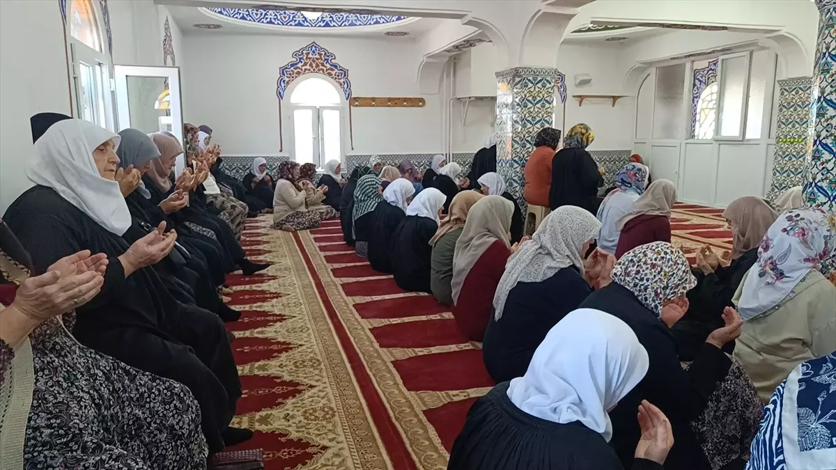 Kınık Köyü'nde Aşure Günü Etkinliği