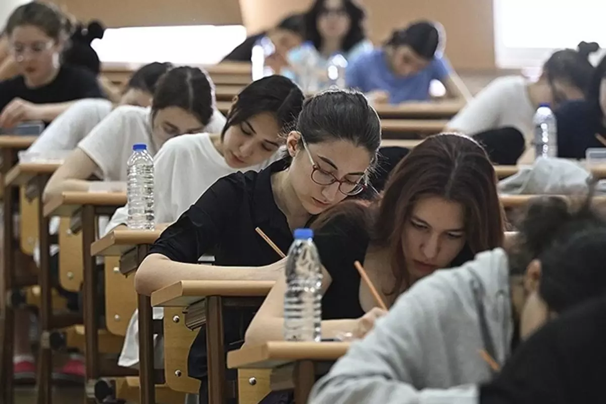 Kartal Anadolu İmam Hatip Lisesi'nden YKS'de büyük başarı! 200 öğrenci derece aldı