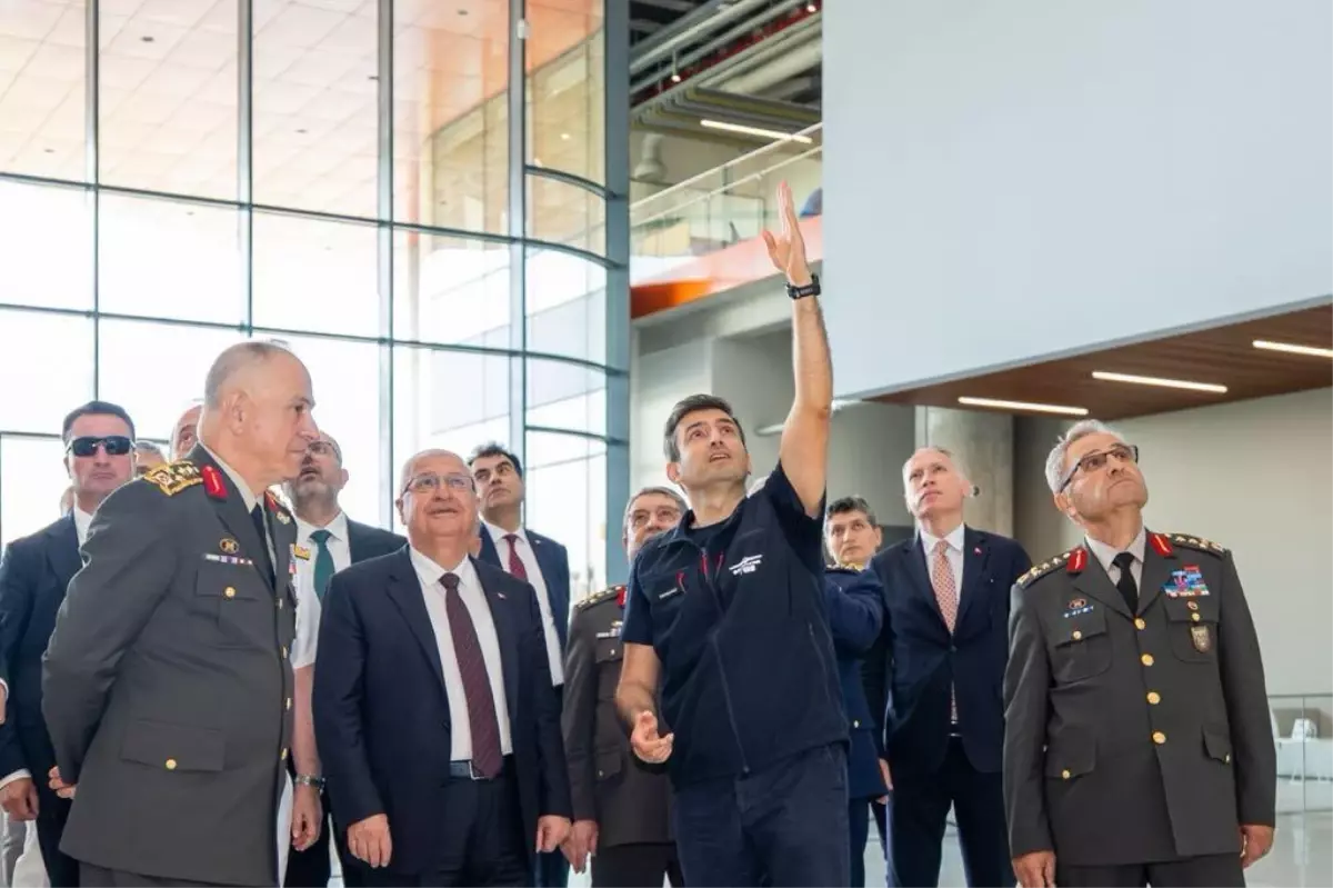 Bakan Güler, Teknoloji Merkezi'ni Ziyaret Etti