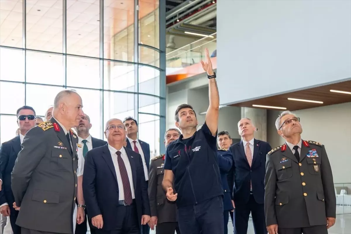 Bakan Güler, Milli Teknoloji Merkezi'ni Ziyaret Etti