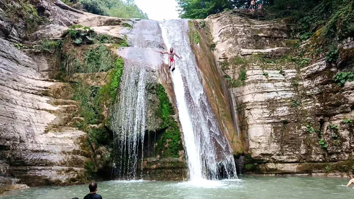 Gölalan Şelalesi'ne Akın