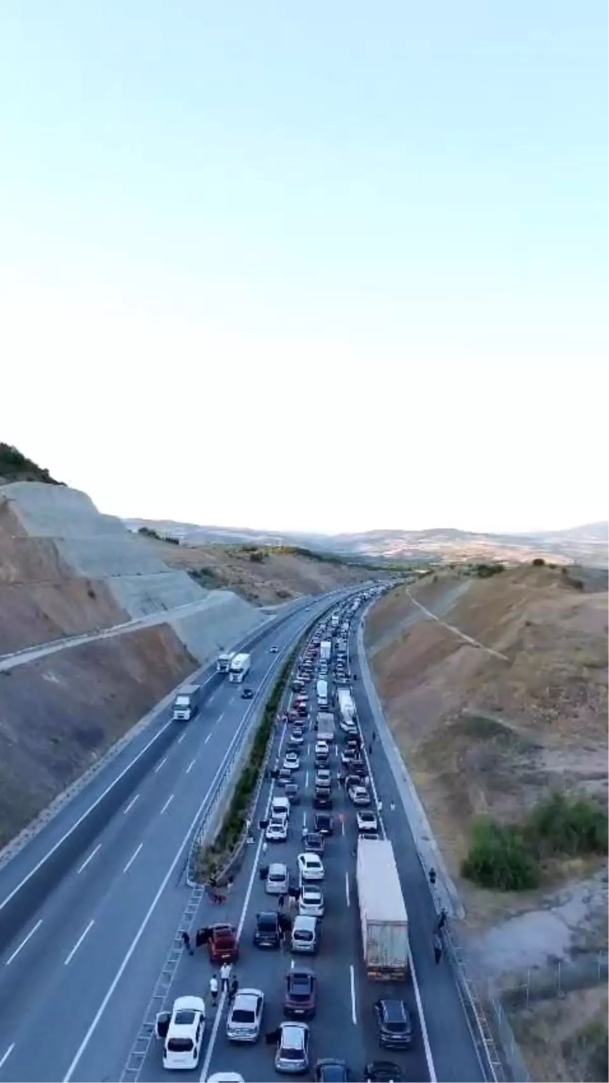 Tır ve Akaryakıt Tankeri Çarpıştı
