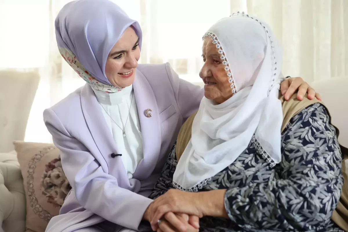 Bakan Göktaş, Raife Babaanne'yi Ziyaret Etti