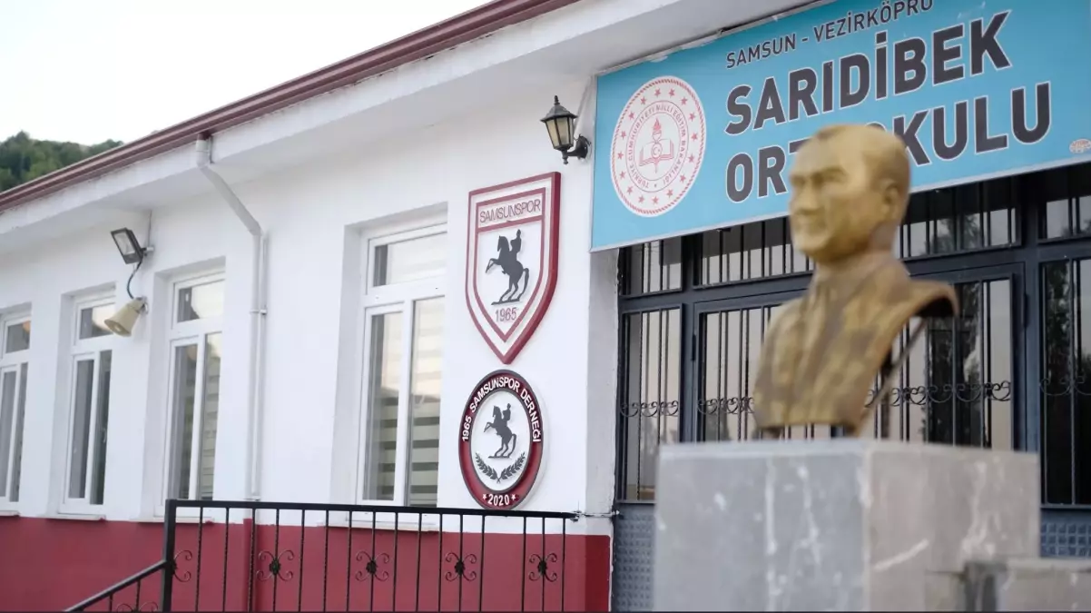 Samsunspor Derneği'nden Okul Boyama Geleneği