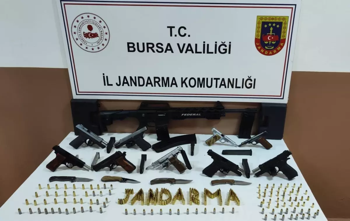 İnegöl'de Ruhsatsız Silah Operasyonu