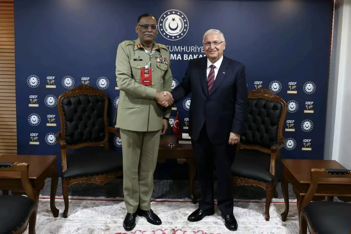 Savunma Bakanı Güler, Vietnam ve Pakistanlı Yetkilileri Ağırladı