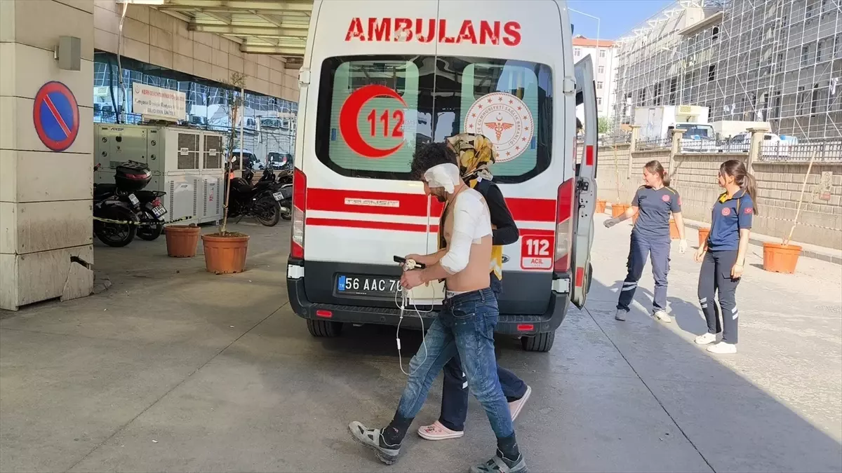 Eruh'ta El Sondaj Makinesi Yangını: 3 Yaralı
