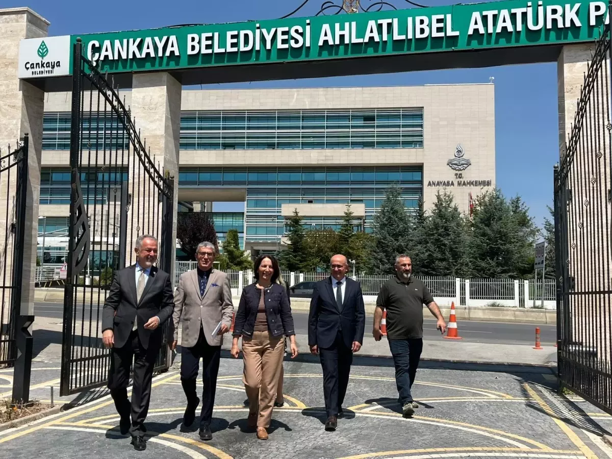 CHP, AYM'ye 5 Kanun ve 1 KHK İçin Başvurdu