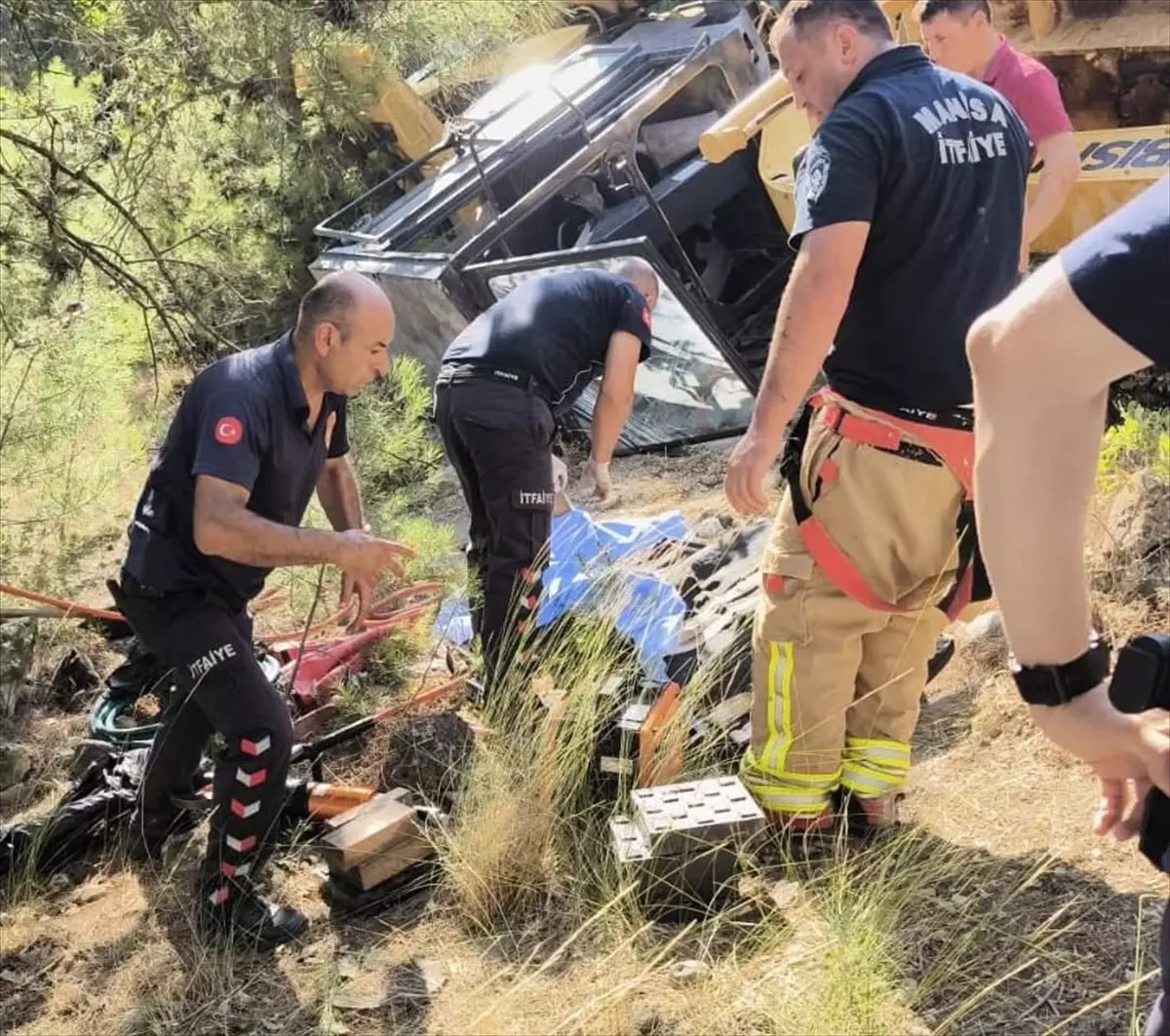 Greyder Şarampole Devrildi, Operatör Hayatını Kaybetti