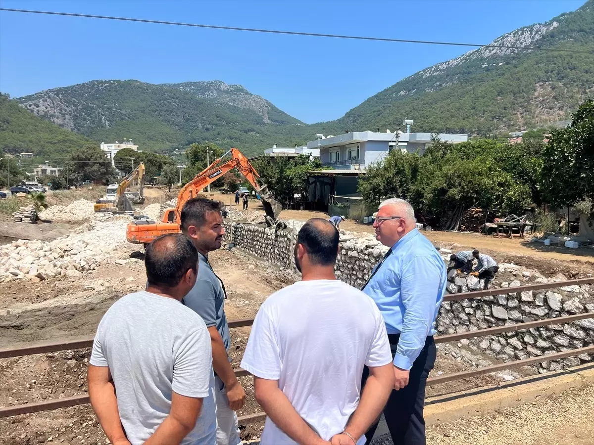 Karaöz'de Dere Islah Çalışmaları İncelendi