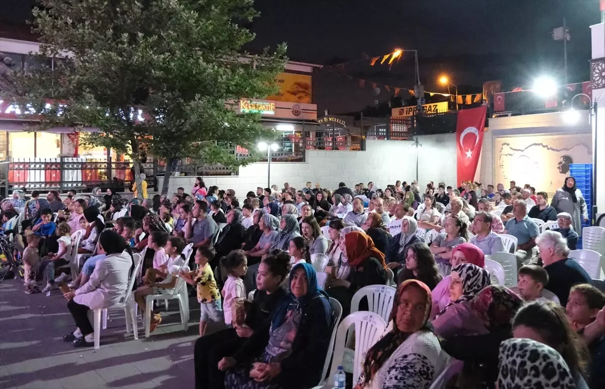 Güdül'de Yeşilçam Filmleri Gösterildi