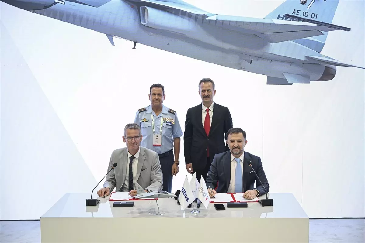TUSAŞ ve Airbus, İspanya'ya 30 adet HÜRJET ihracat için anlaşma imzaladı