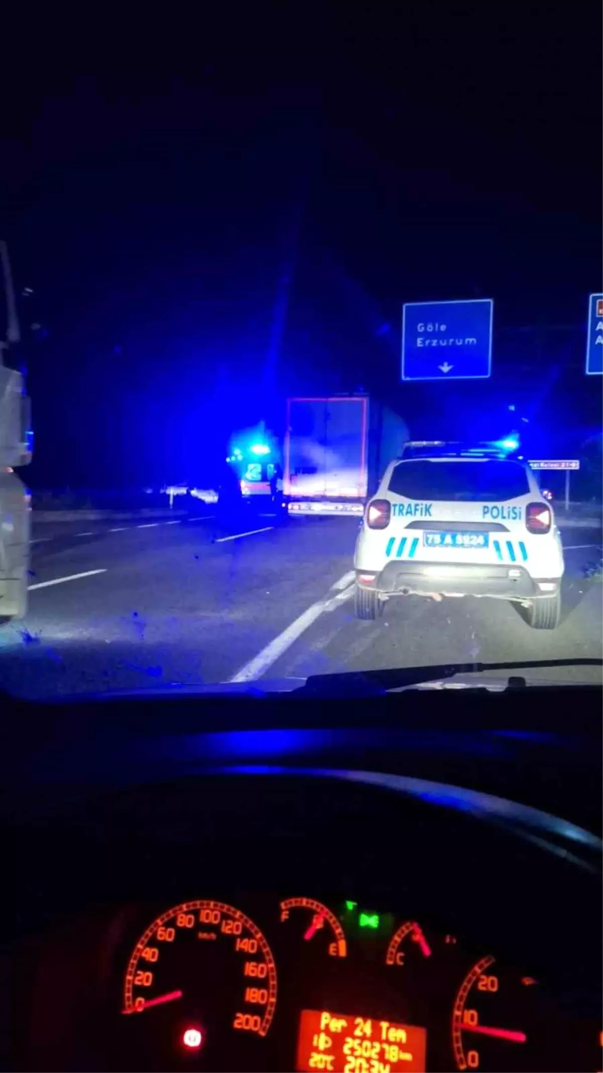Ardahan'da trafik kazası: 4 yaralı