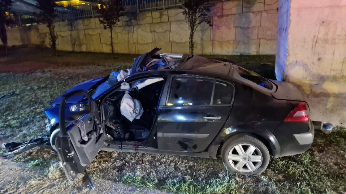 İzmit'te Trafik Kazası: 2 Yaralı