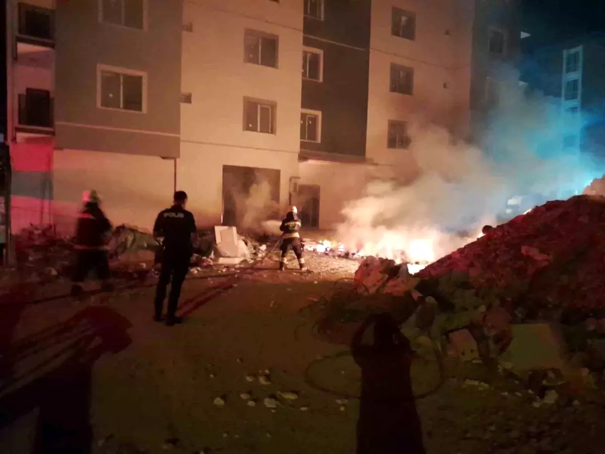 Karapınar'da Apartman Önünde Yangın Paniği