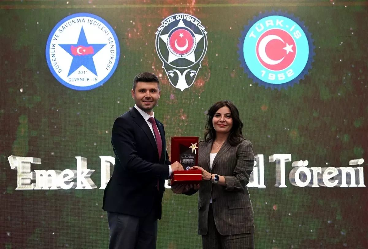 Güvenlik-İş Sendikası, Gazeteciler ve Basın Bayramı dolayısıyla 'Emek Dostu Ödül Töreni' düzenledi