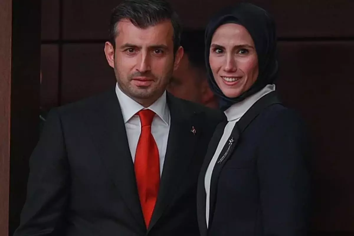 Sümeyye Erdoğan Bayraktar, NEXT Sosyal'e katıldı! İlk hoş geldin mesajı eşinden geldi