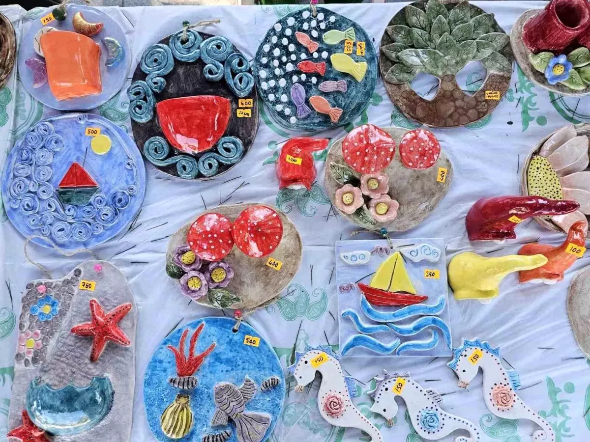 Gölcük'te Engelsiz Yaşam Merkezi'nde Yılsonu Sergisi Açıldı