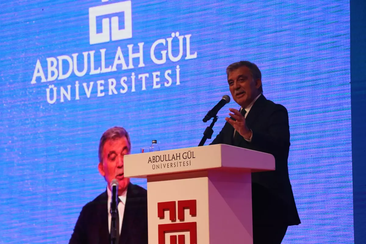 Abdullah Gül'den Mezuniyet Töreninde Uyarılar