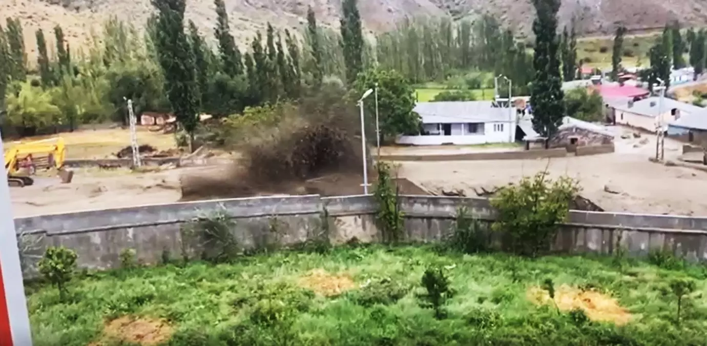Kars'ta Sağanak Sele Neden Oldu