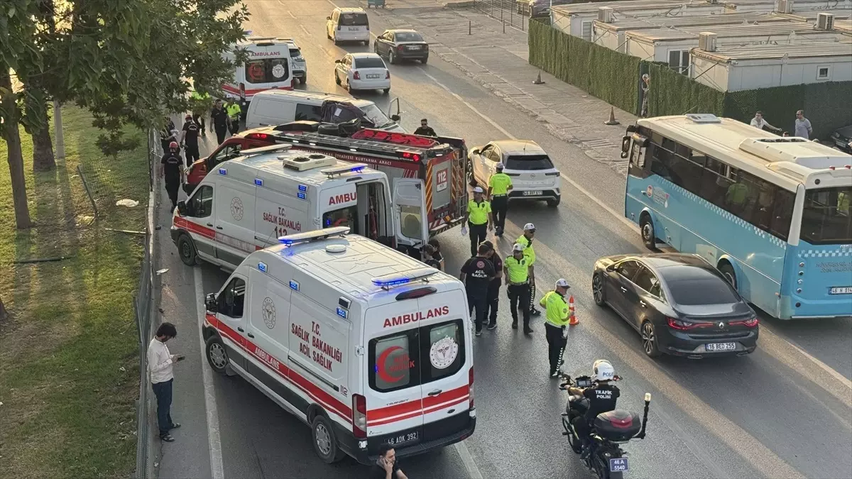 Minibüs Devrildi: 1 Ölü, 2 Yaralı