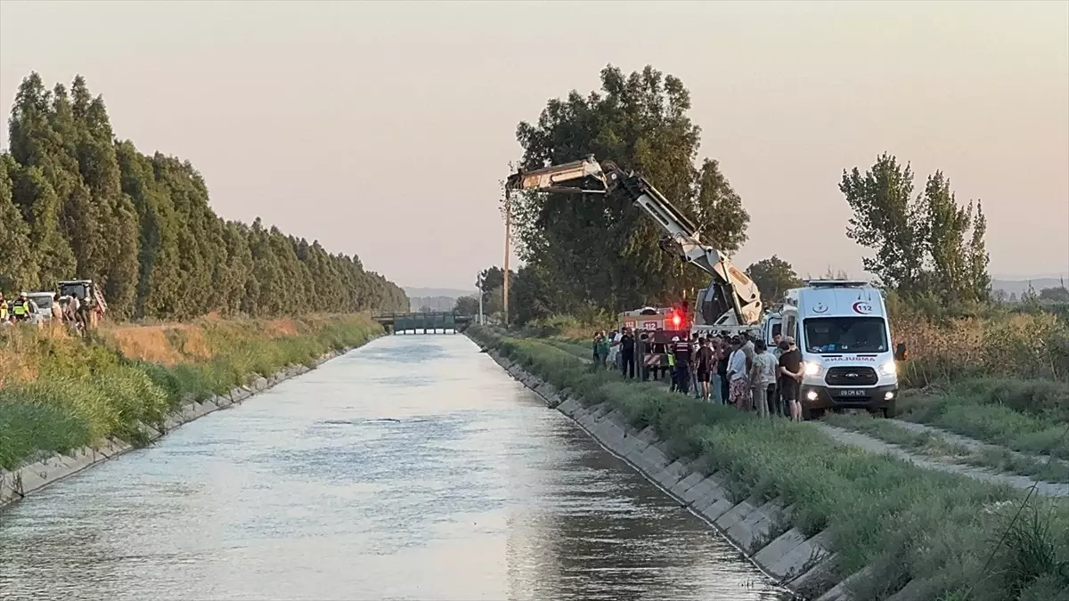 Söke'de Pikap Sulama Kanalına Devrildi: Sürücü Hayatını Kaybetti