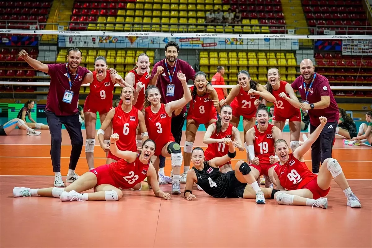 Genç Voleybolcular Finalde!