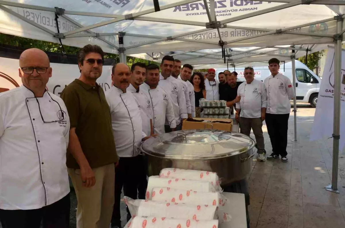 Ferdi Zeyrek Anısına Bin Kişilik Pilav Hayrı Düzenlendi