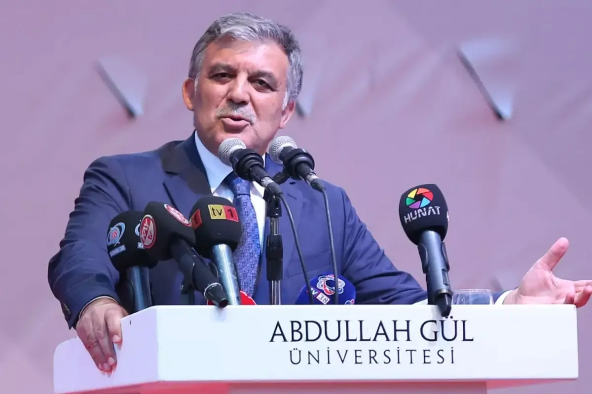 Abdullah Gül: Dünya hiç görülmediği kadar tehlikeli bir dönemden geçiyor