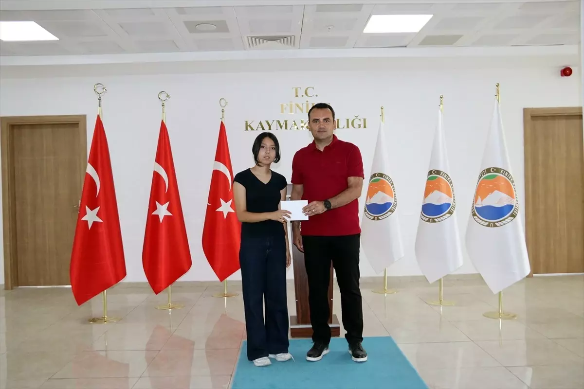 Başarılı Öğrencilere Ödül