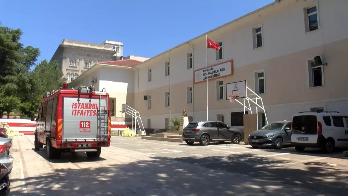 Nişantaşı Lisesi'nde Yangın Çıktı