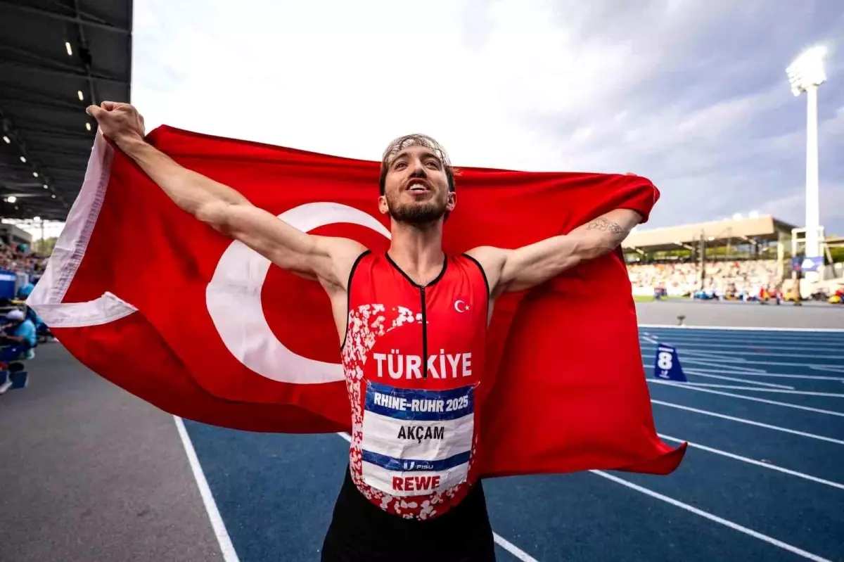 Berke Akçam'dan Altın Madalya