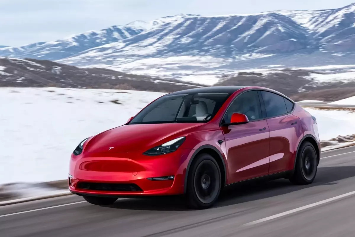 Tesla Model Y'ye ÖTV darbesi! Yeni fiyatlar dudak uçuklattı