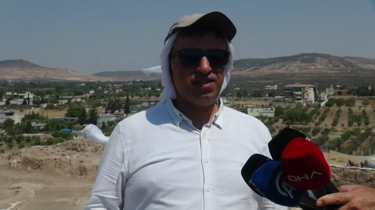 Oylum Höyük'te Kazılar Sıcak Hava Altında Devam Ediyor