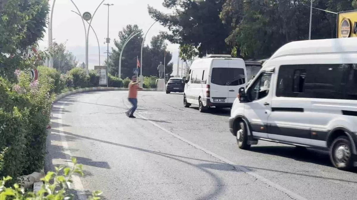 Dicle Üniversitesi'nde Yaya Güvenliği Tehlikede