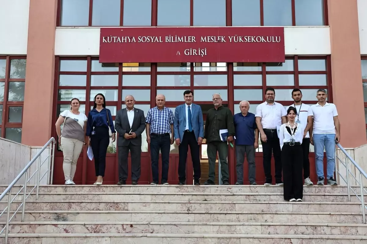 Kütahya Belediye Başkanı Kahveci, Ulaşım Projeleri İçin DPÜ'yü Ziyaret Etti