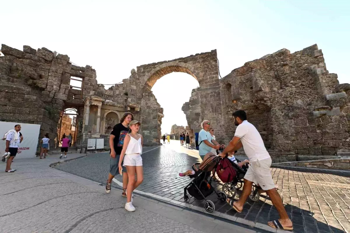 Antalya Turizmde Rekor Kırdı