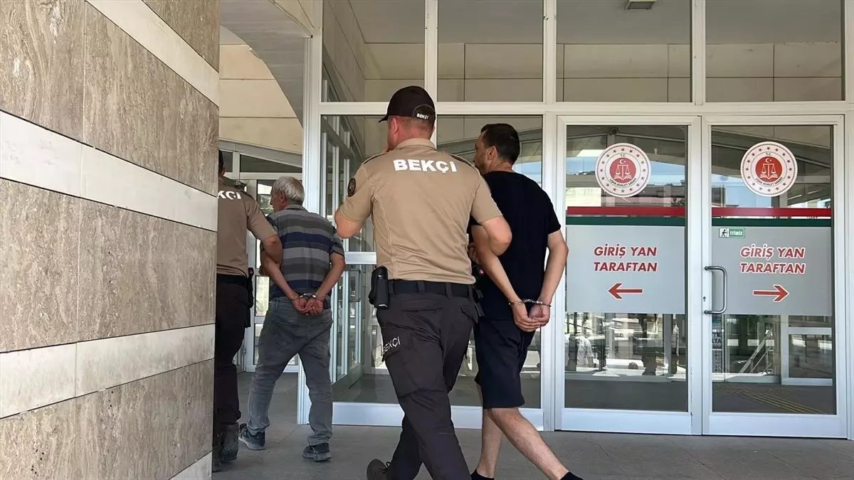 Uşak'ta İki Kişi Toprak Kaymasında Hayatını Kaybetti