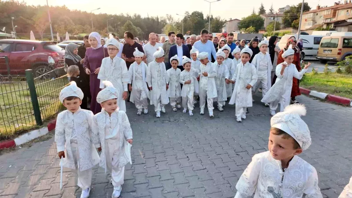 Gediz Tarhana Festivali'nde Anlamlı Toplu Sünnet Merasimi