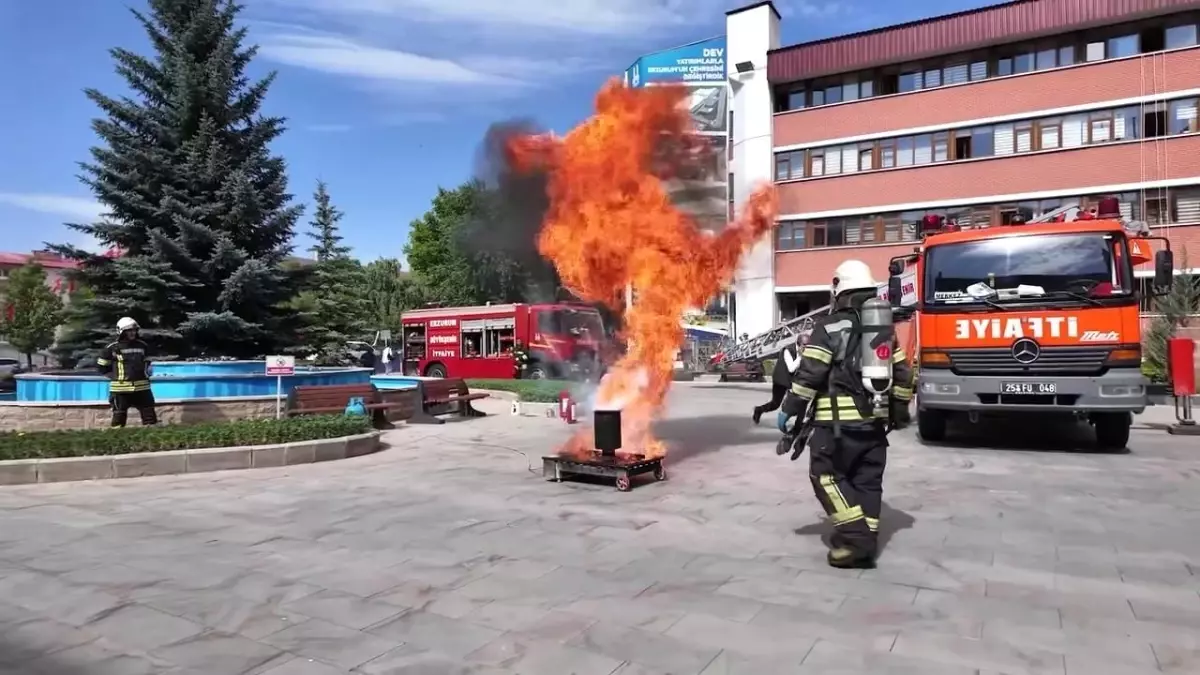 Erzurum'da Yangın Tatbikatı Gerçekleştirildi