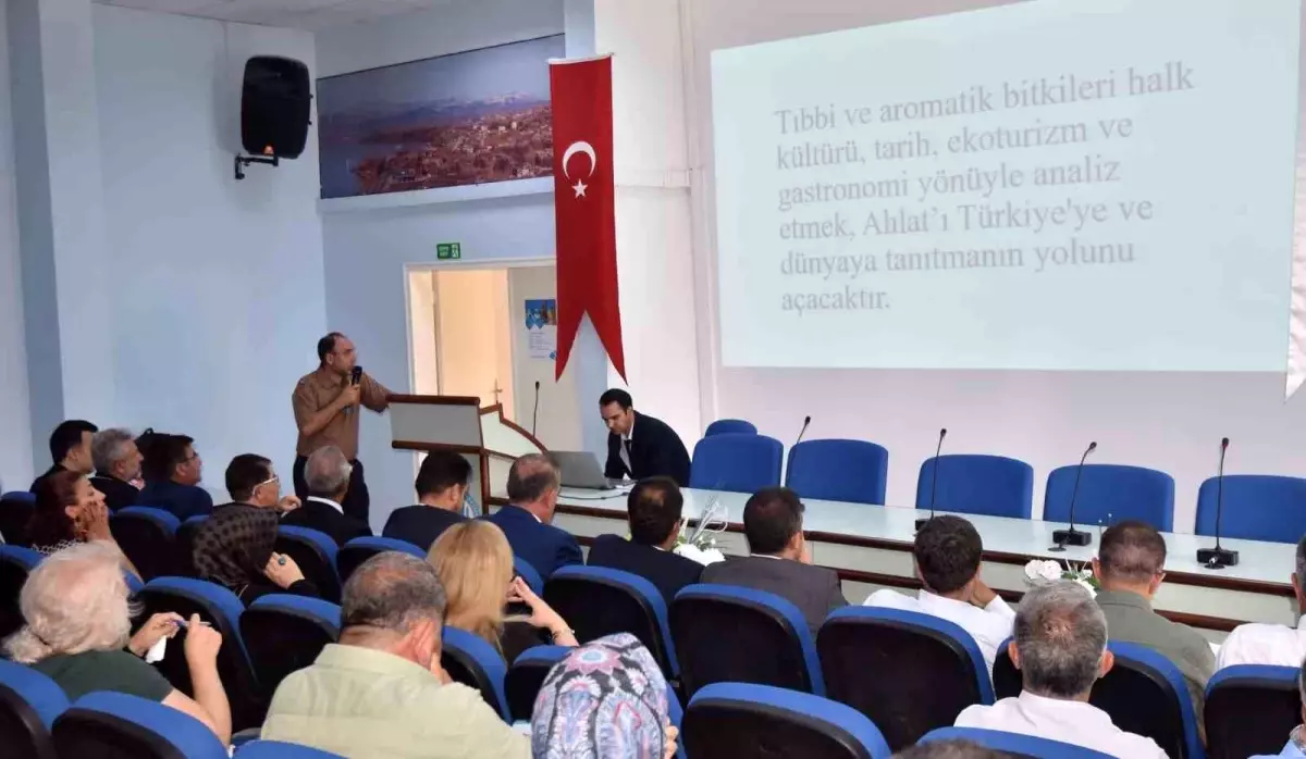 Ahlat'ta Yatırım ve İstihdam Çalıştayı Başladı
