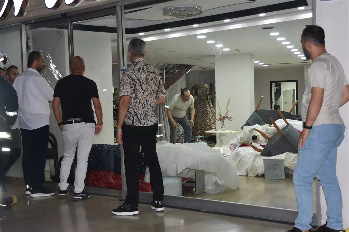 Gelincikçi Dükkanına Yangın Sukru!