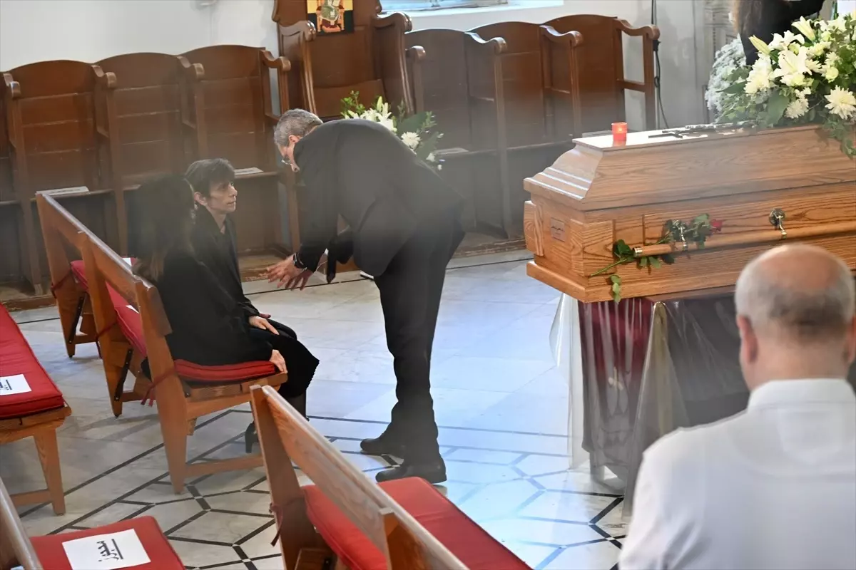 Feyruz, oğlu Ziyad Rahbani'yi son yolculuğuna uğurladı